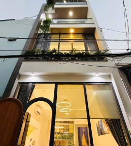 SIÊU PHẨM GẦN CÔNG VIÊN LÀNG HOA P11 #125