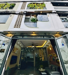 BÁN NHÀ KHU PHỐ LIỀN KỀ , SÁT CHỢ CÁCH HẺM XE TẢI 20m - TẶNG FULL NỘI THẤT CAO CẤP  #102