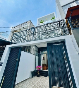 DIỆN TÍCH CỰC RỘNG NHÀ SÁT CHỢ CÁCH HẺM XE TẢI 20m #113